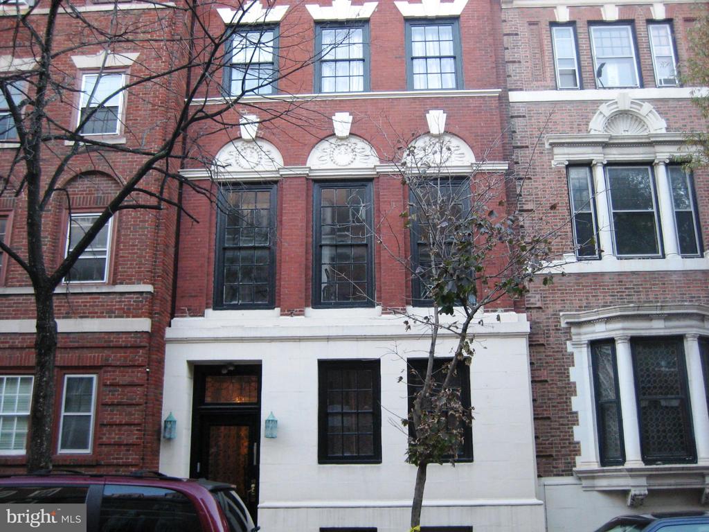 2134 LOCUST STREET 1F