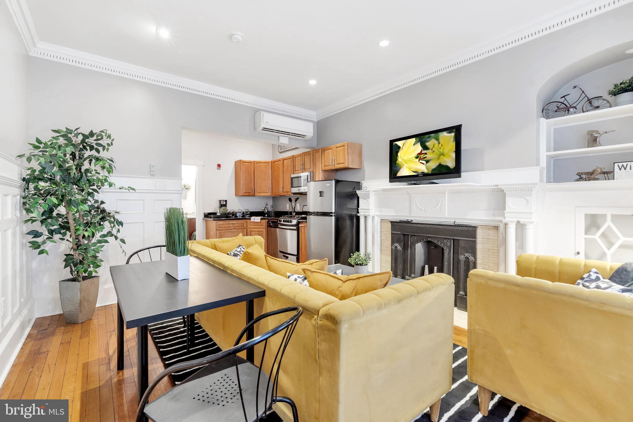 2134 LOCUST STREET 1F