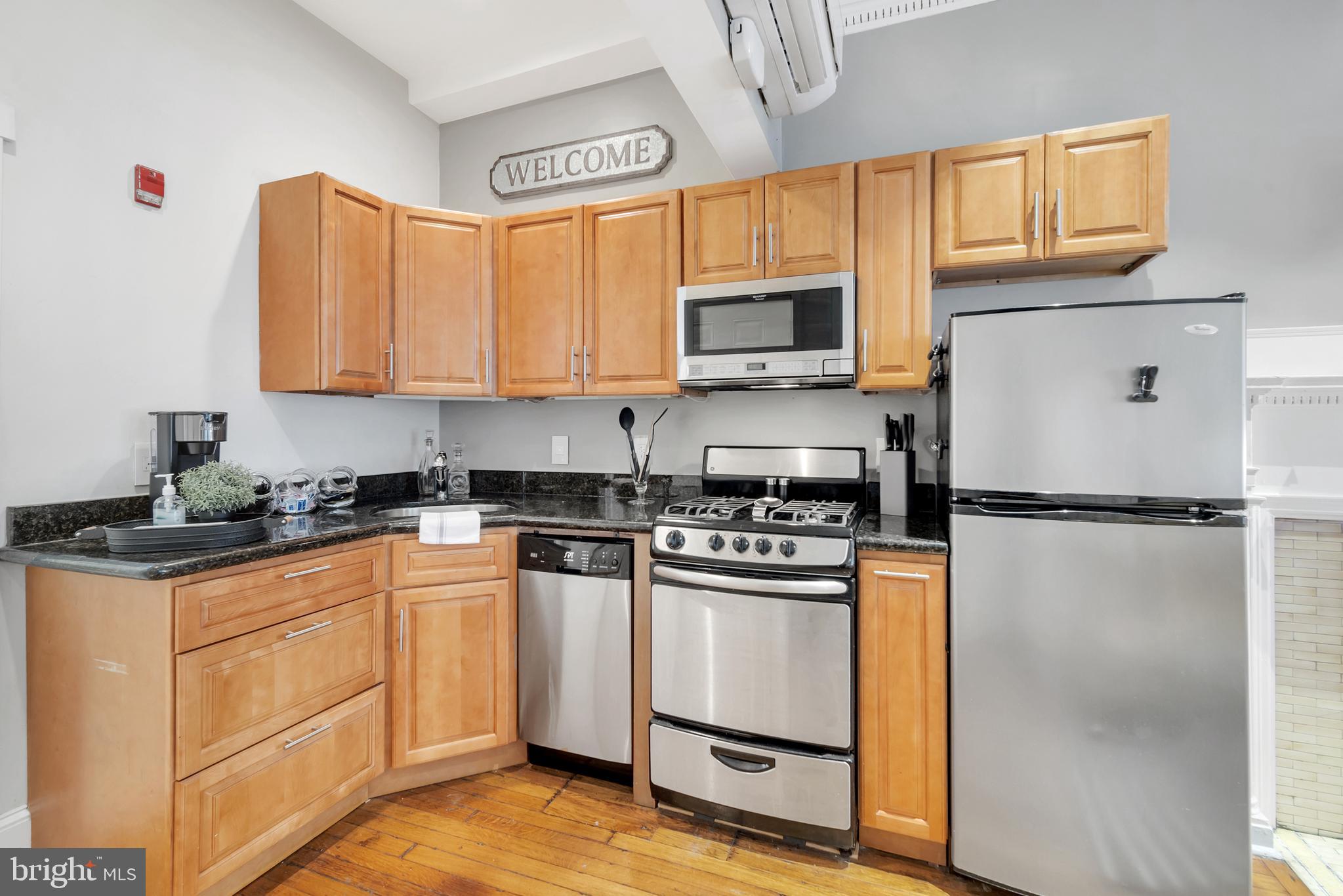 2134 LOCUST STREET 1F