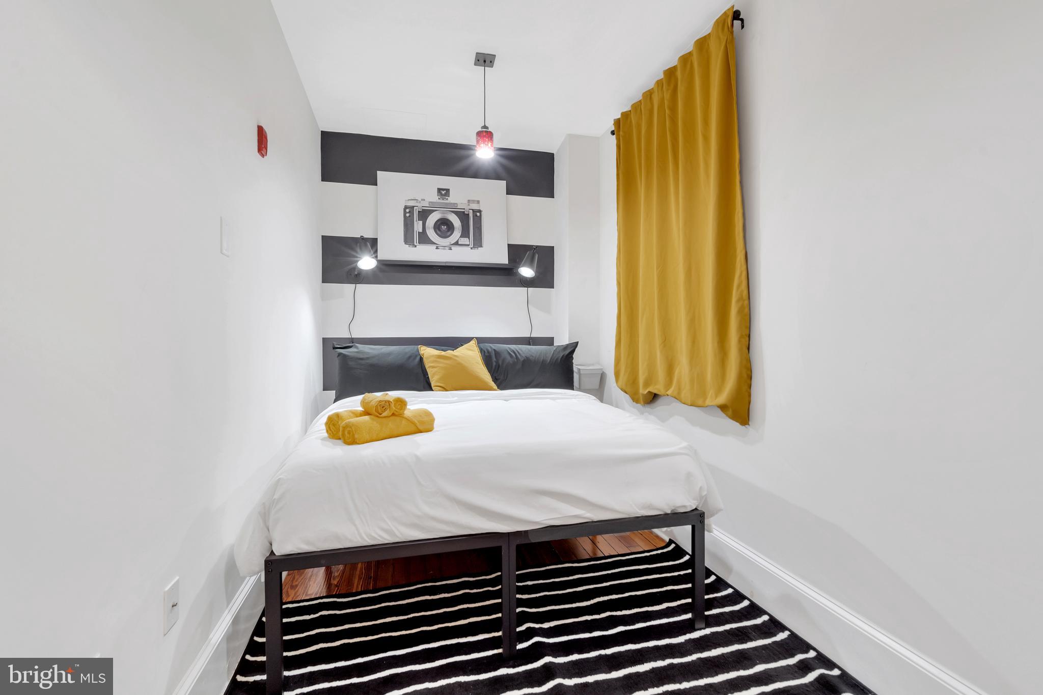 2134 LOCUST STREET 1F