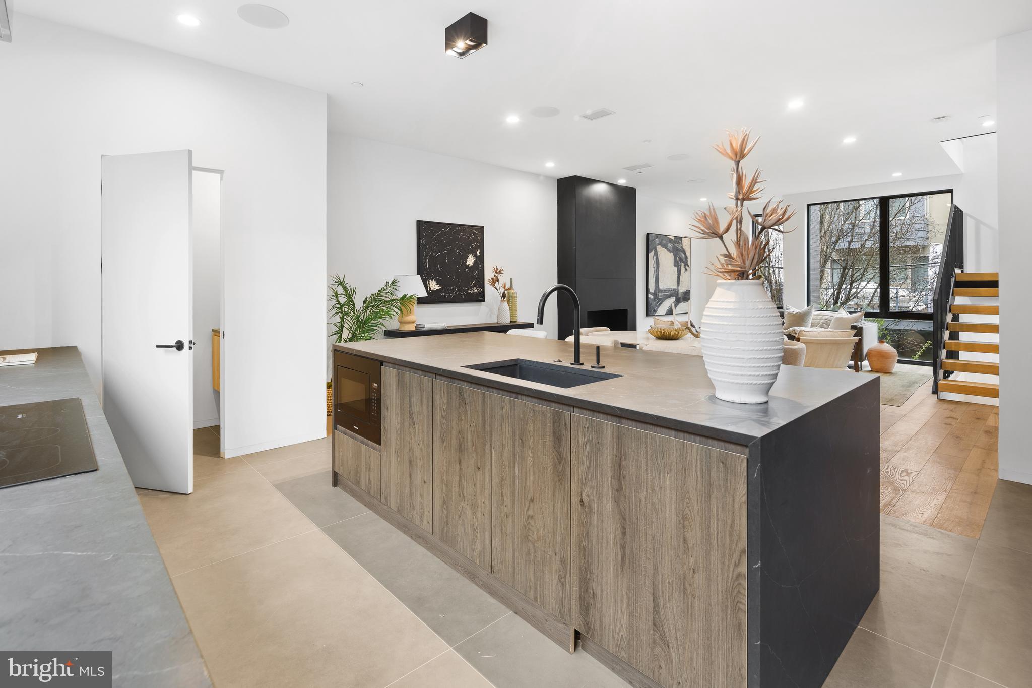 1430 KENILWORTH STREET