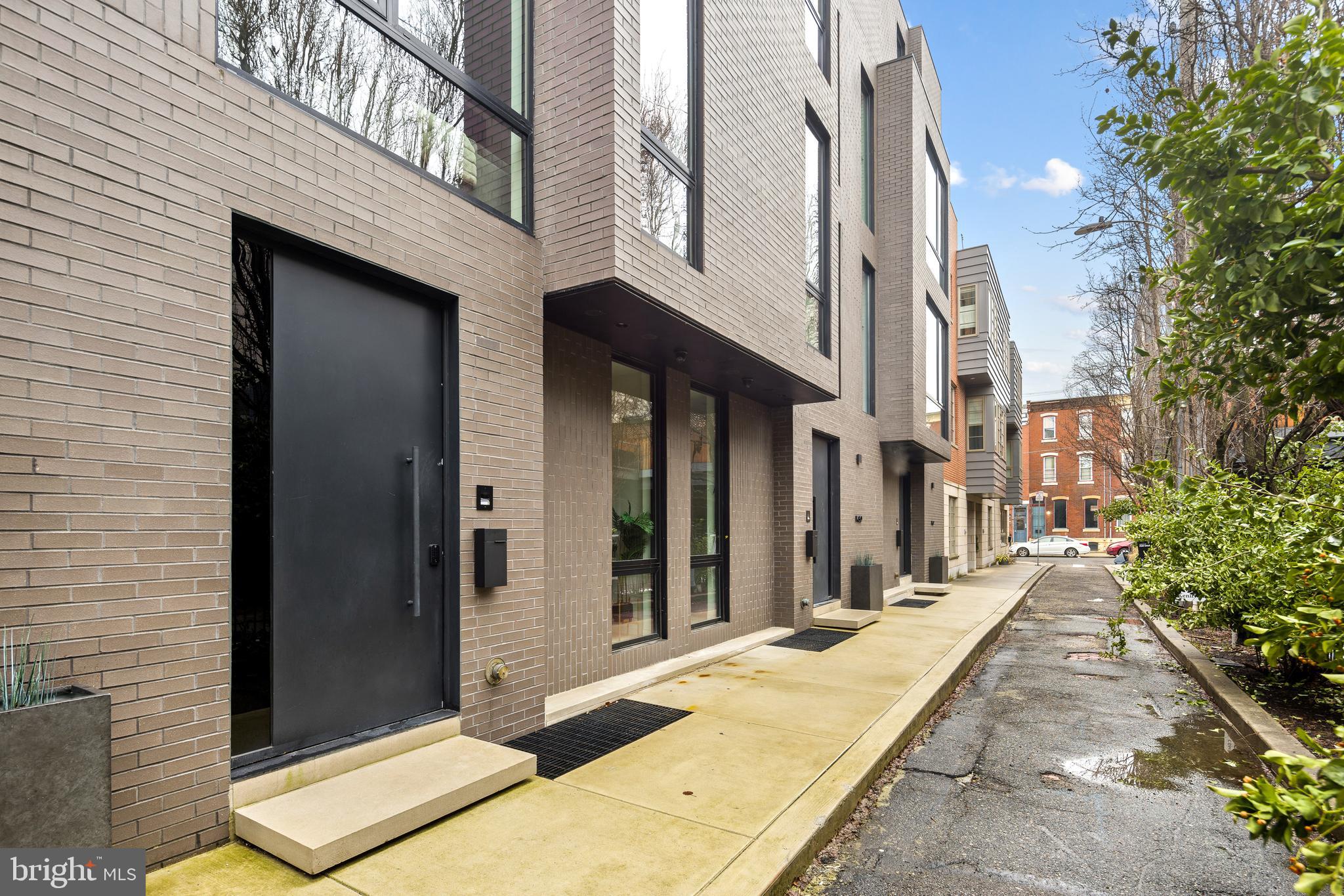 1430 KENILWORTH STREET