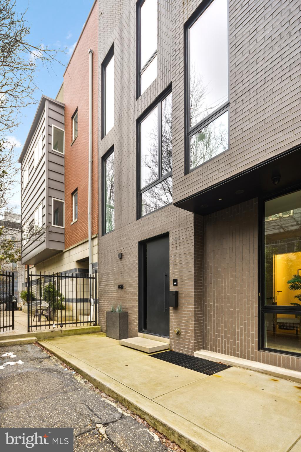 1430 KENILWORTH STREET