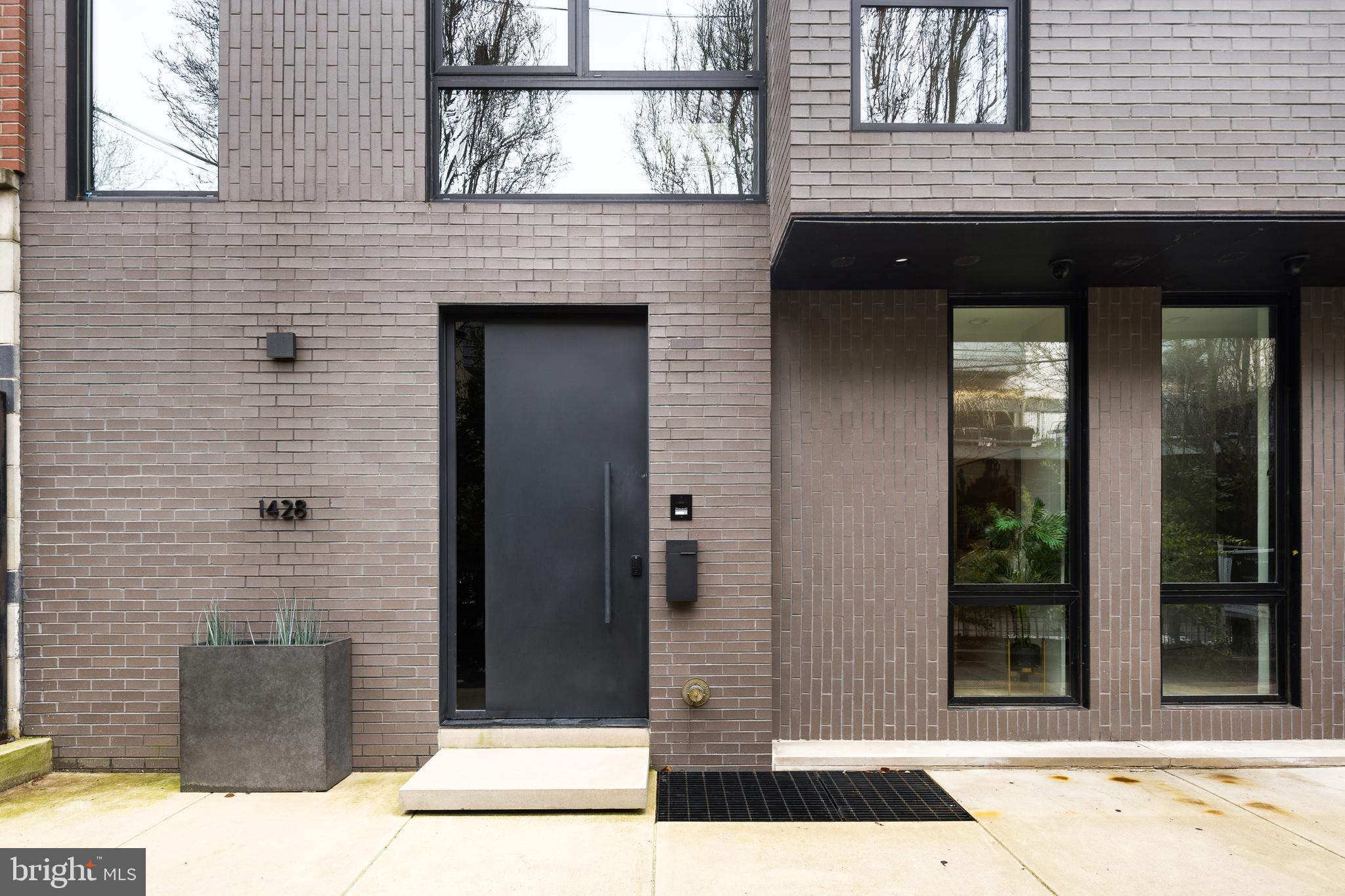 1430 KENILWORTH STREET