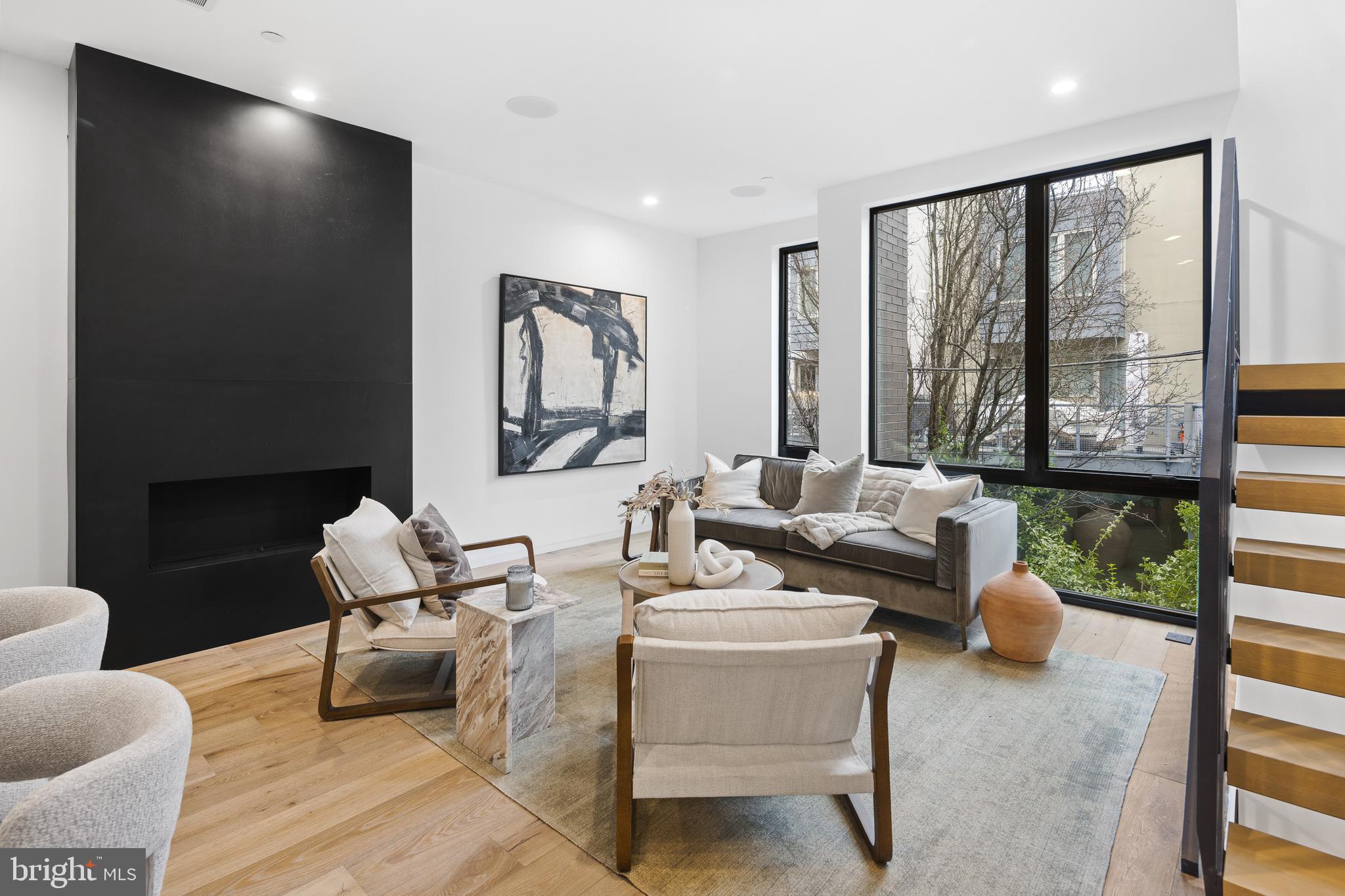 1430 KENILWORTH STREET