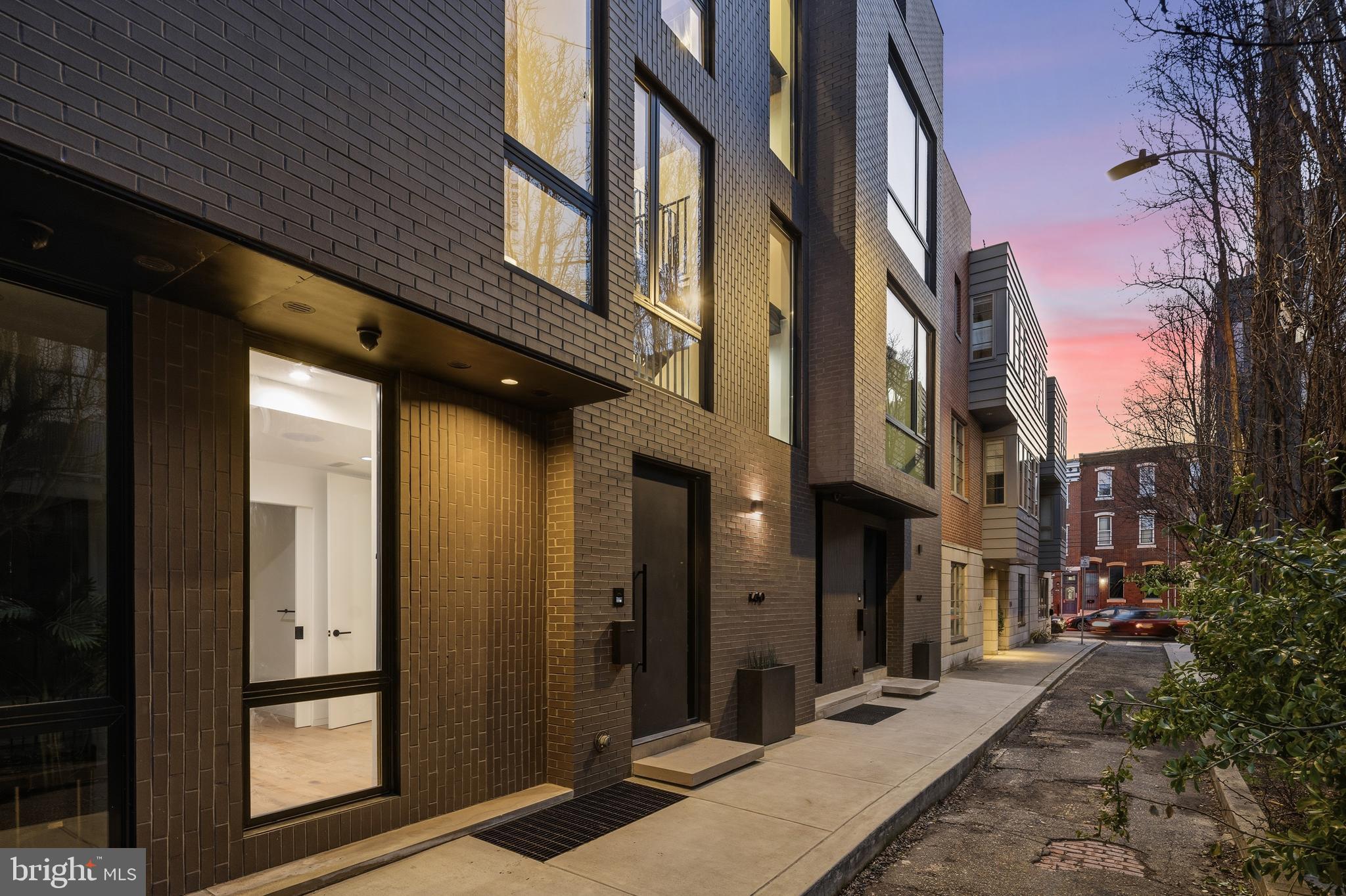 1430 KENILWORTH STREET