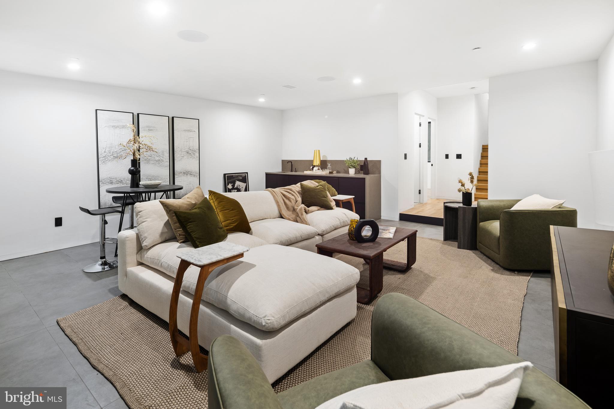 1430 KENILWORTH STREET