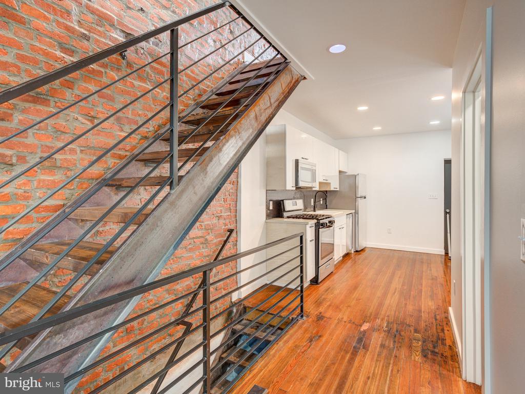 2316 E CAMBRIA STREET