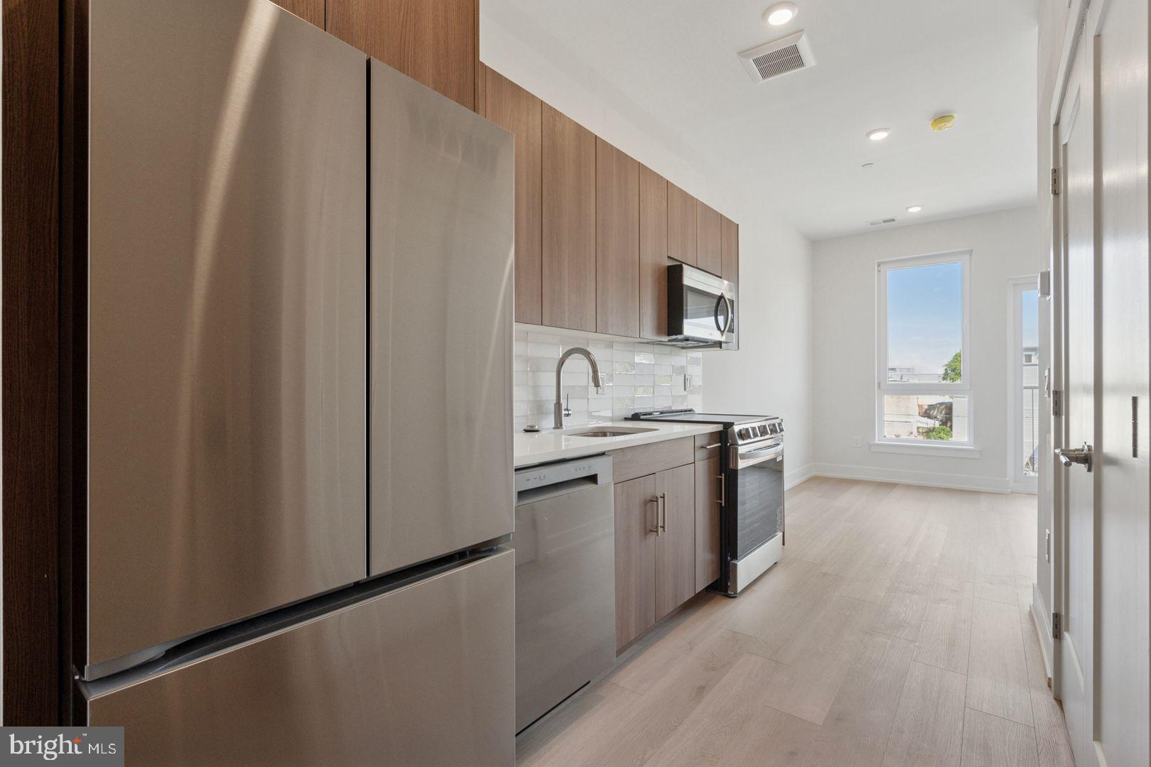 130 W GIRARD AVENUE 0B-609