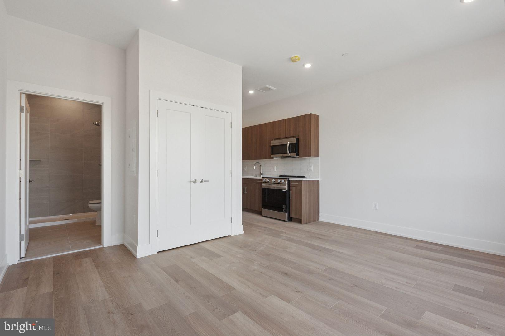 130 W GIRARD AVENUE 0B-609