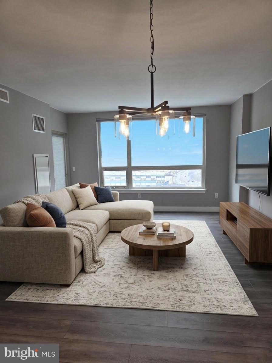 717 S CHRIS COLUMBUS BOULEVARD 00 1104