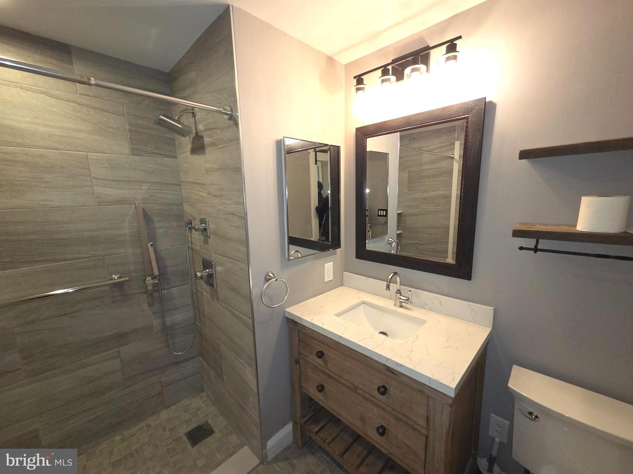 717 S CHRIS COLUMBUS BOULEVARD 00 1104