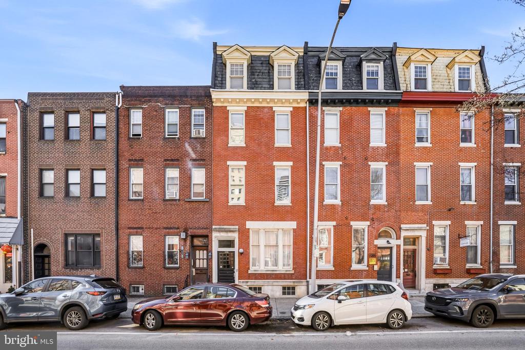1906 PINE STREET 00 4