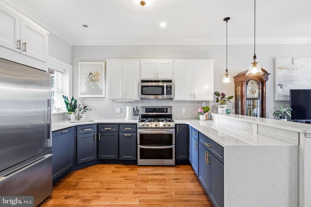 1906 PINE STREET 00 4