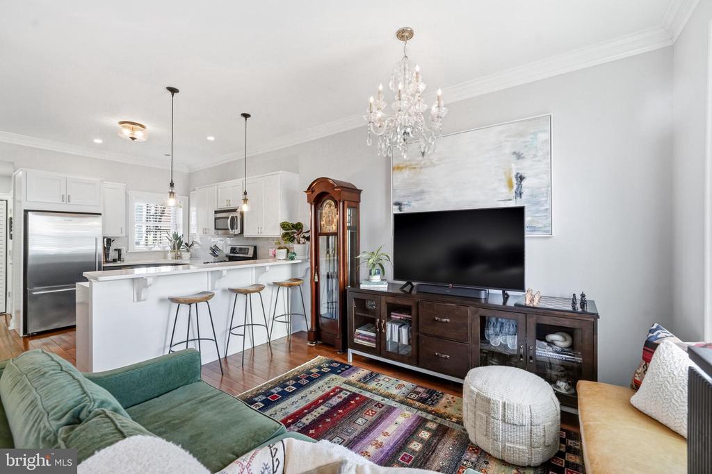 1906 PINE STREET 00 4
