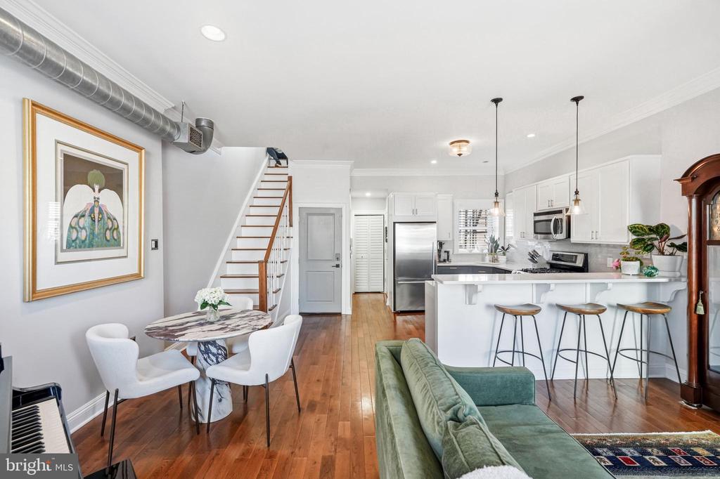 1906 PINE STREET 00 4
