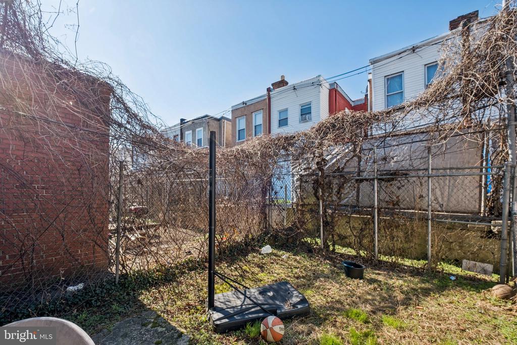 1379 NARRAGANSETT STREET