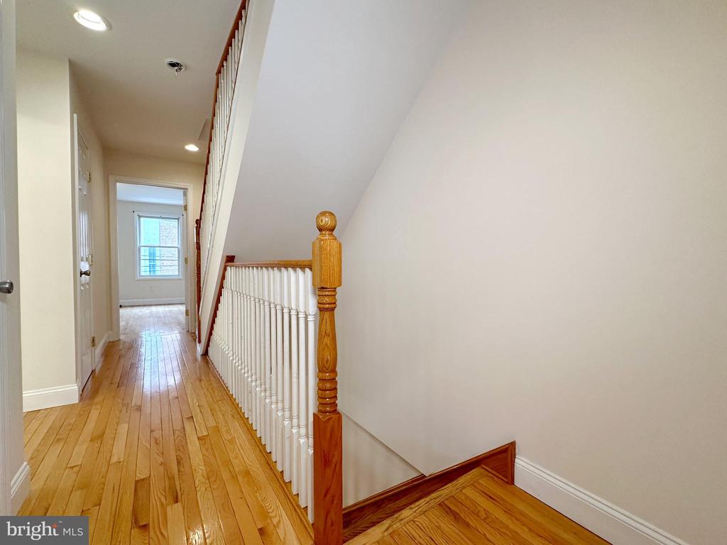 1108 E OXFORD STREET
