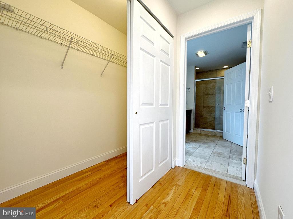 1108 E OXFORD STREET