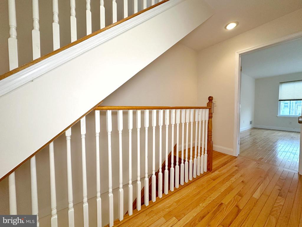 1108 E OXFORD STREET