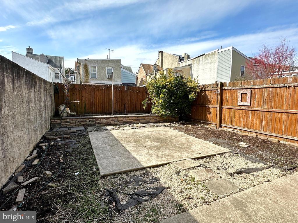 1108 E OXFORD STREET