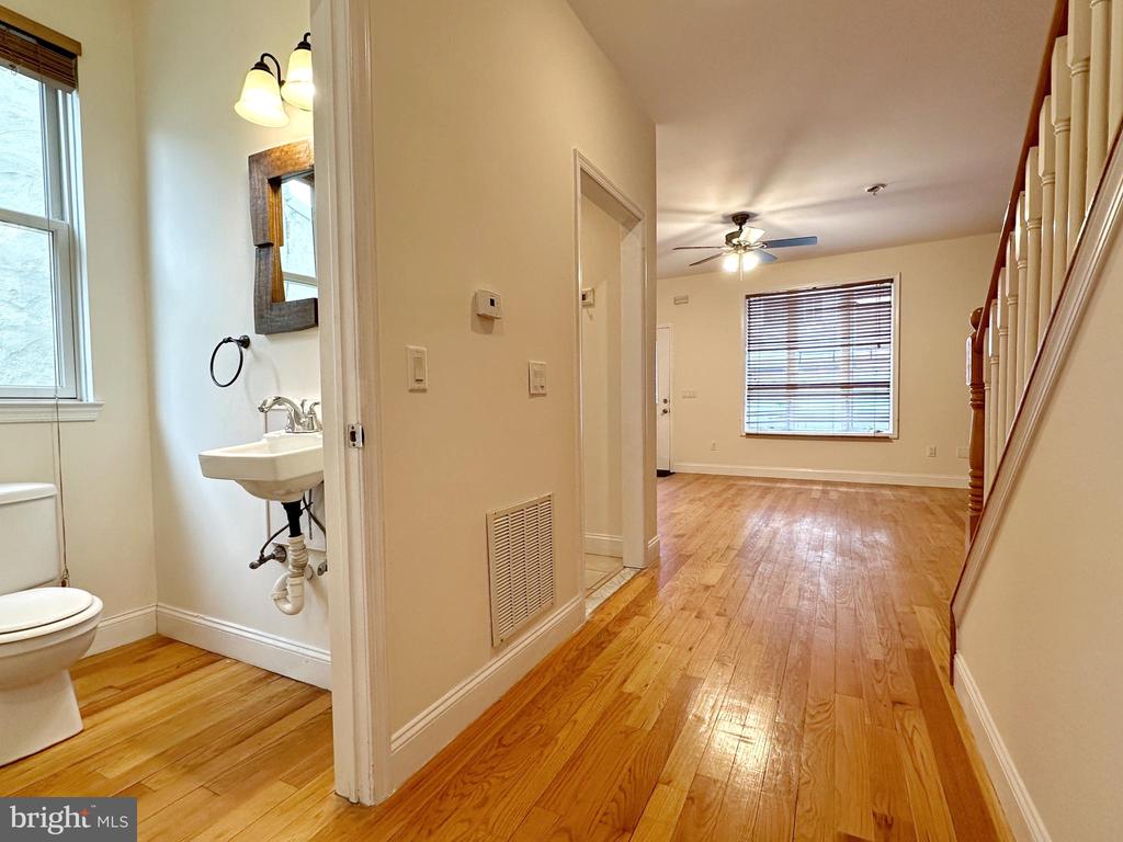 1108 E OXFORD STREET