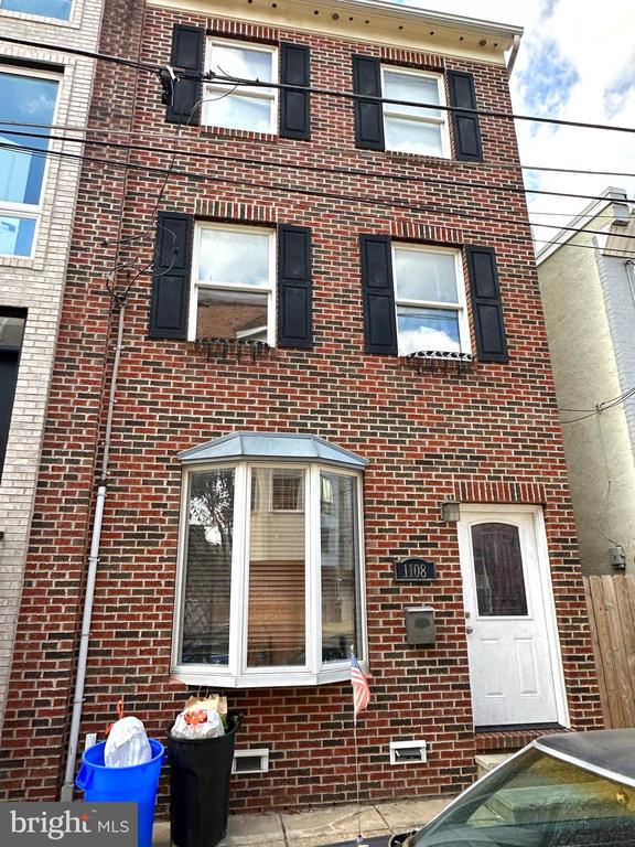 1108 E OXFORD STREET