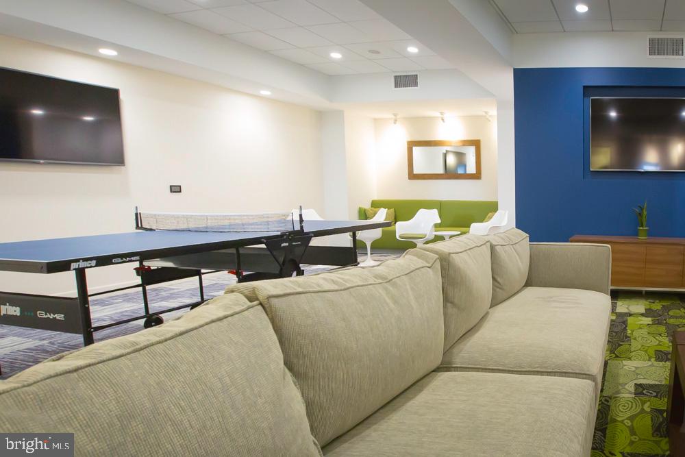 42 S 15TH STREET 2B-1208