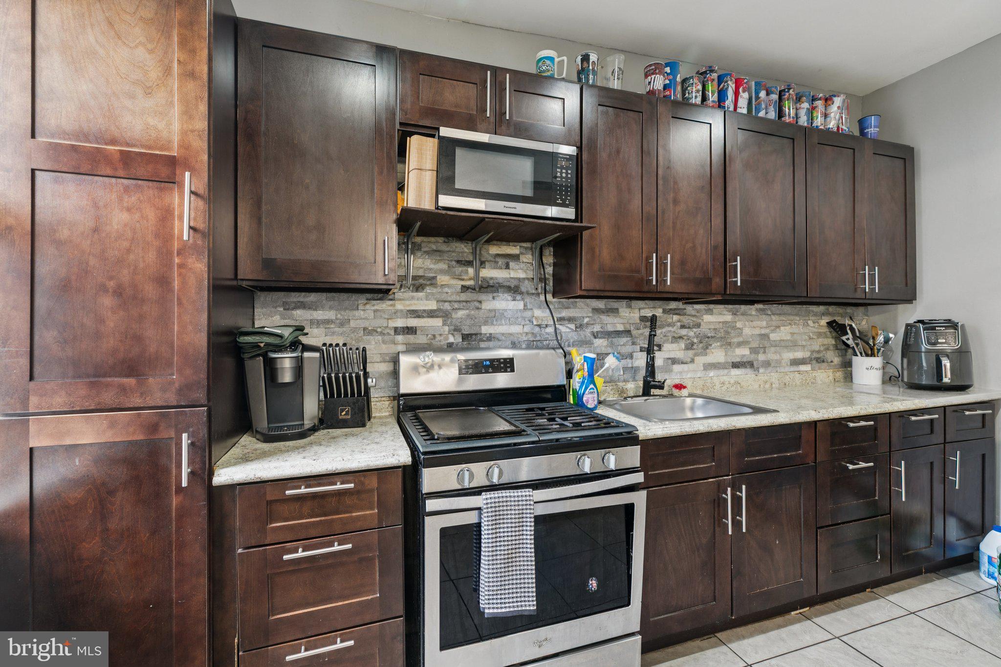 2638 E LEHIGH AVENUE