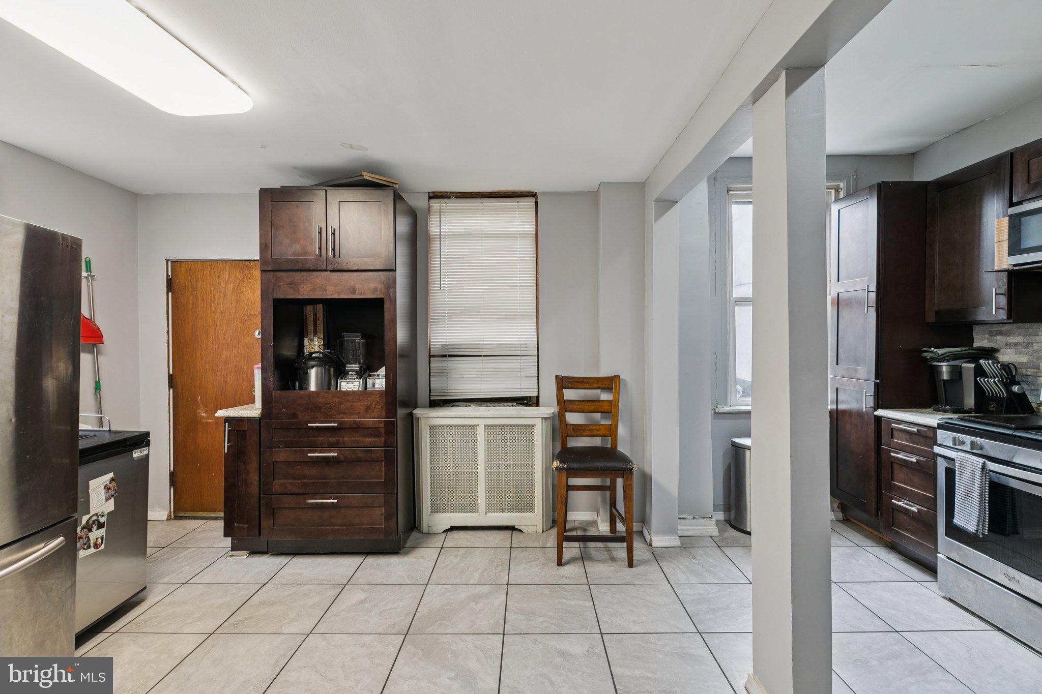 2638 E LEHIGH AVENUE