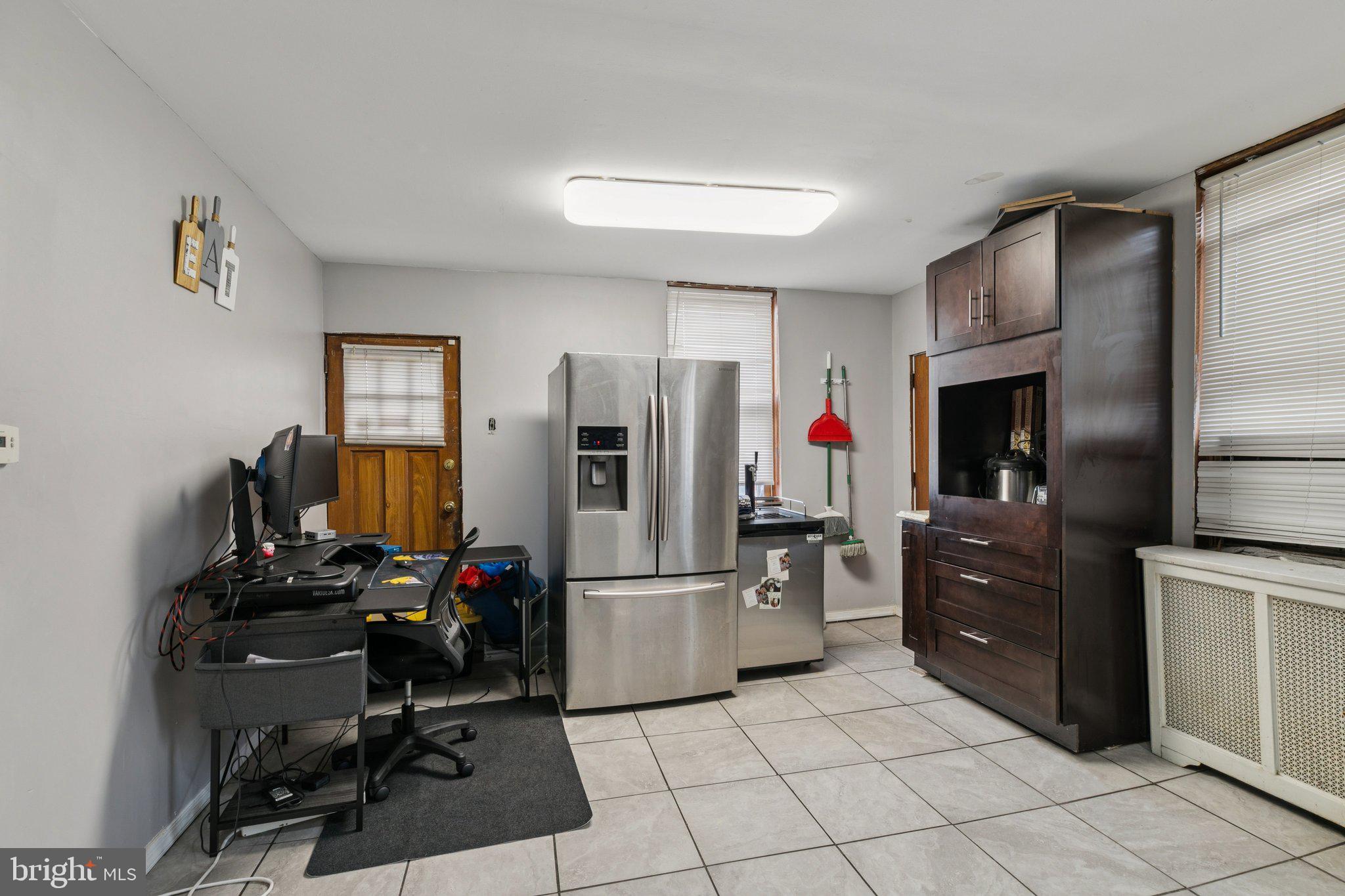 2638 E LEHIGH AVENUE