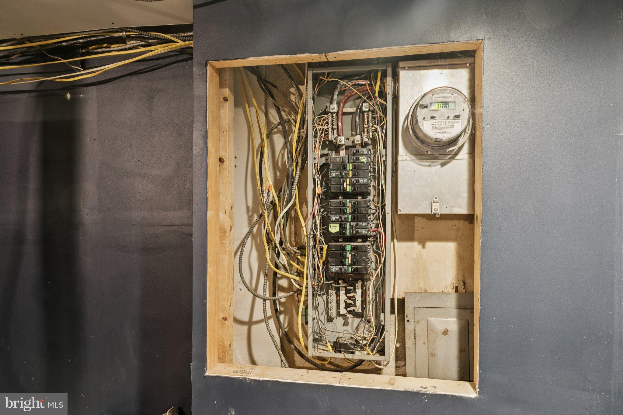 2638 E LEHIGH AVENUE