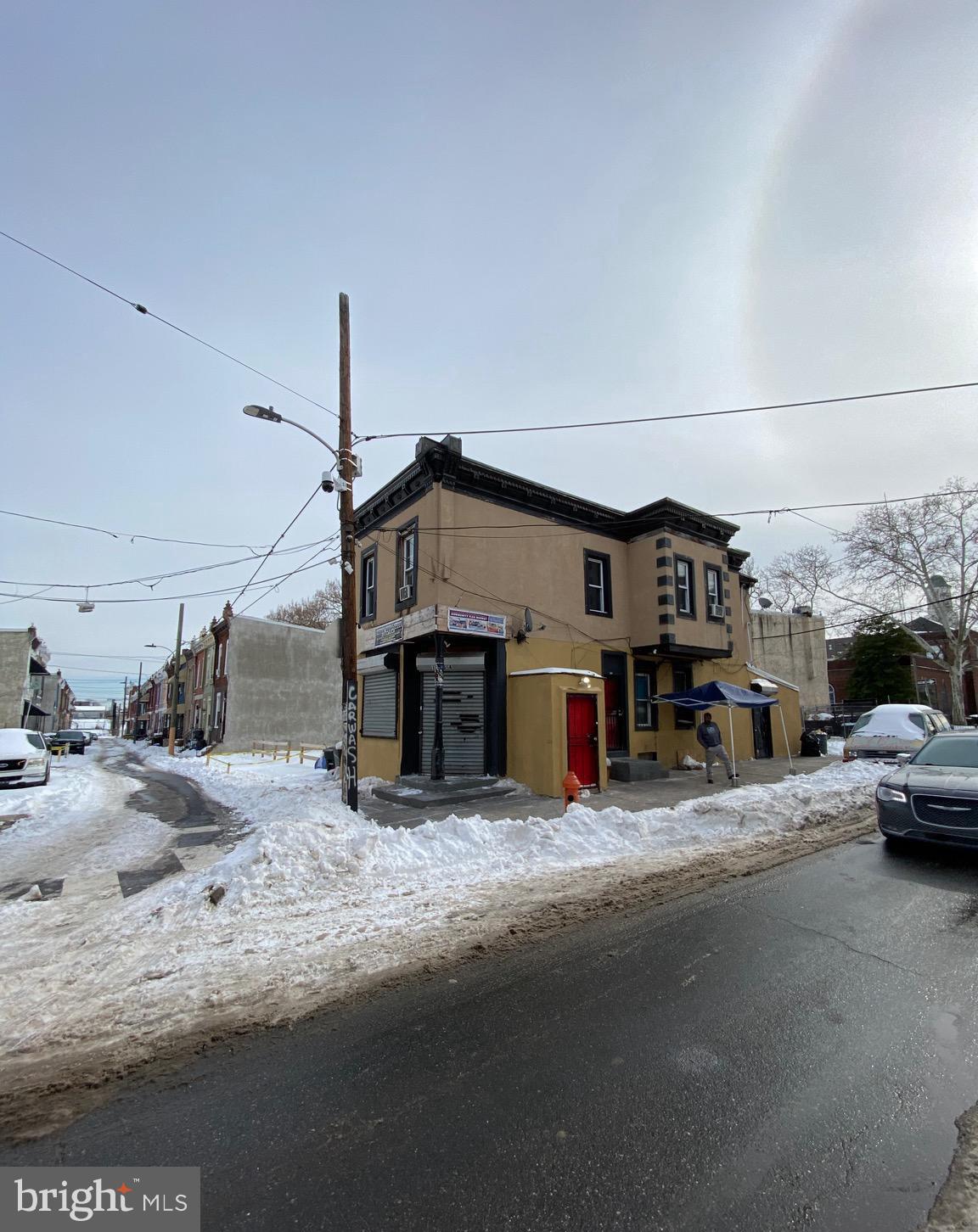 1554 W OAKDALE STREET