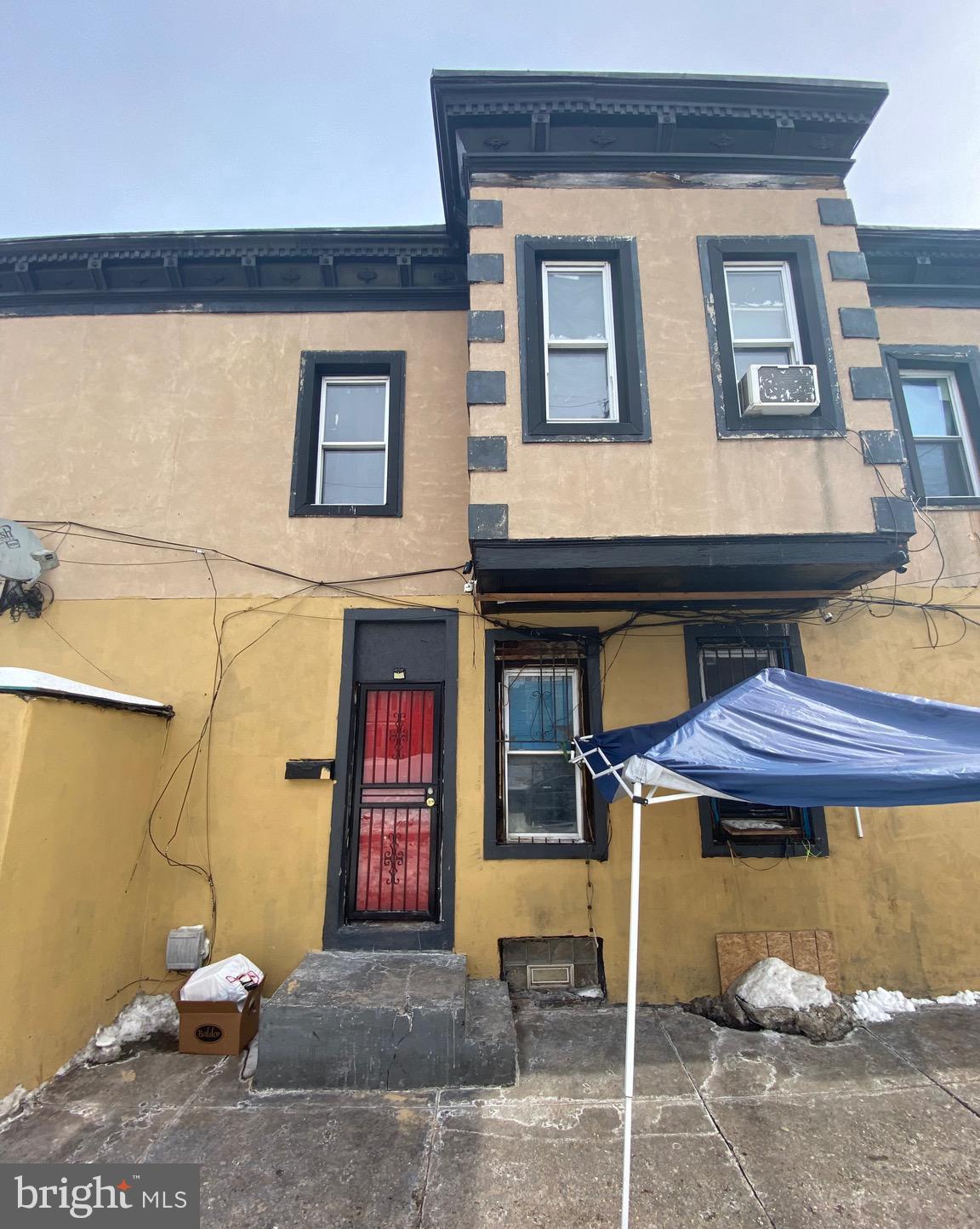 1554 W OAKDALE STREET