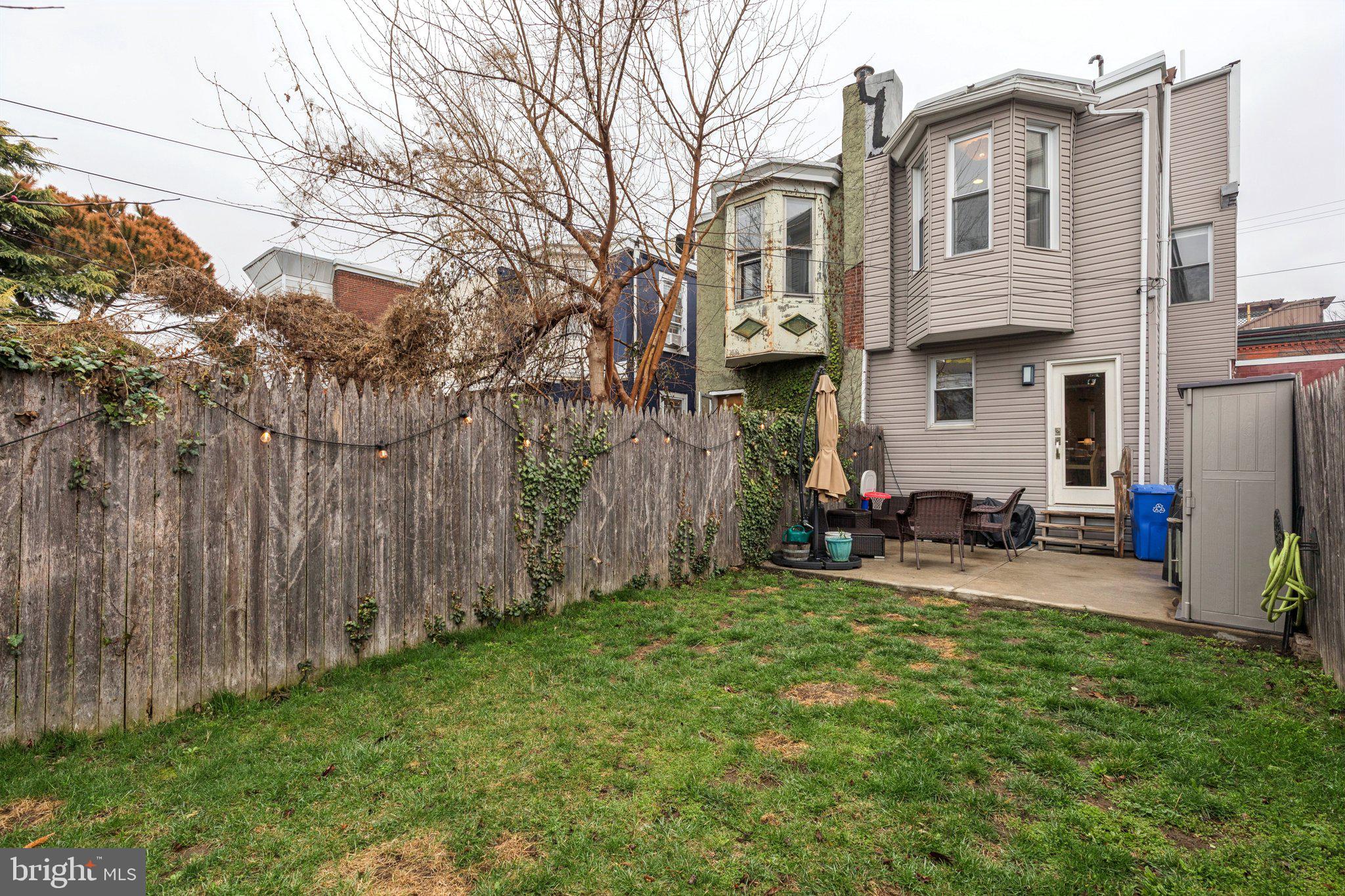 858 E THOMPSON STREET