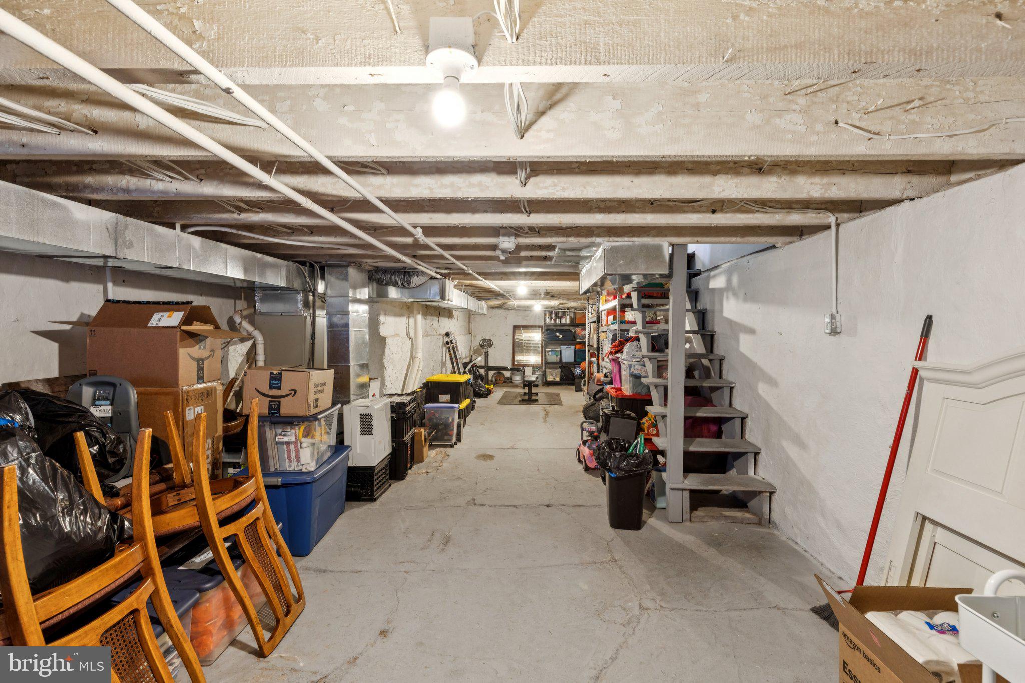 858 E THOMPSON STREET