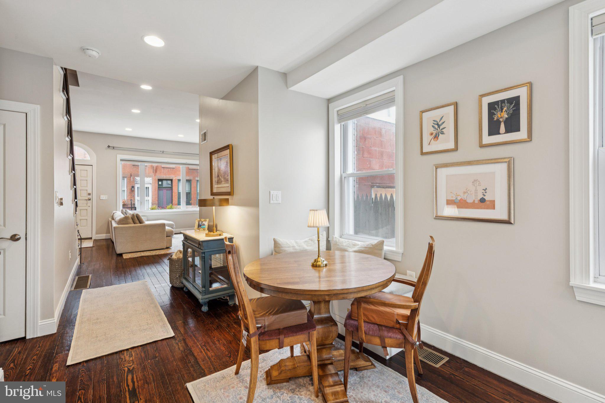 858 E THOMPSON STREET