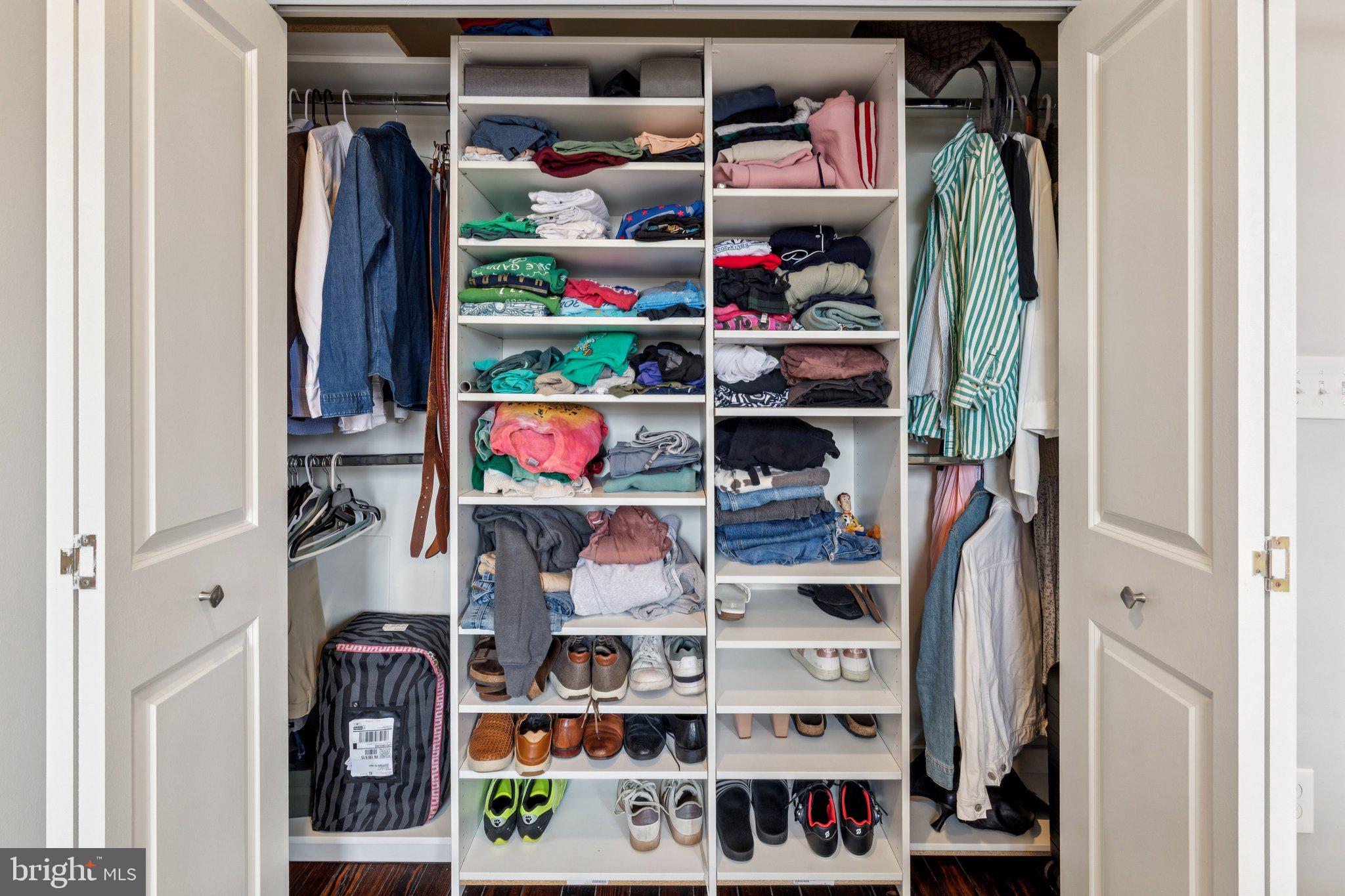 858 E THOMPSON STREET