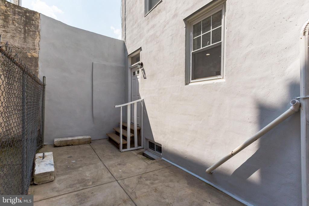 1616 WEBSTER STREET