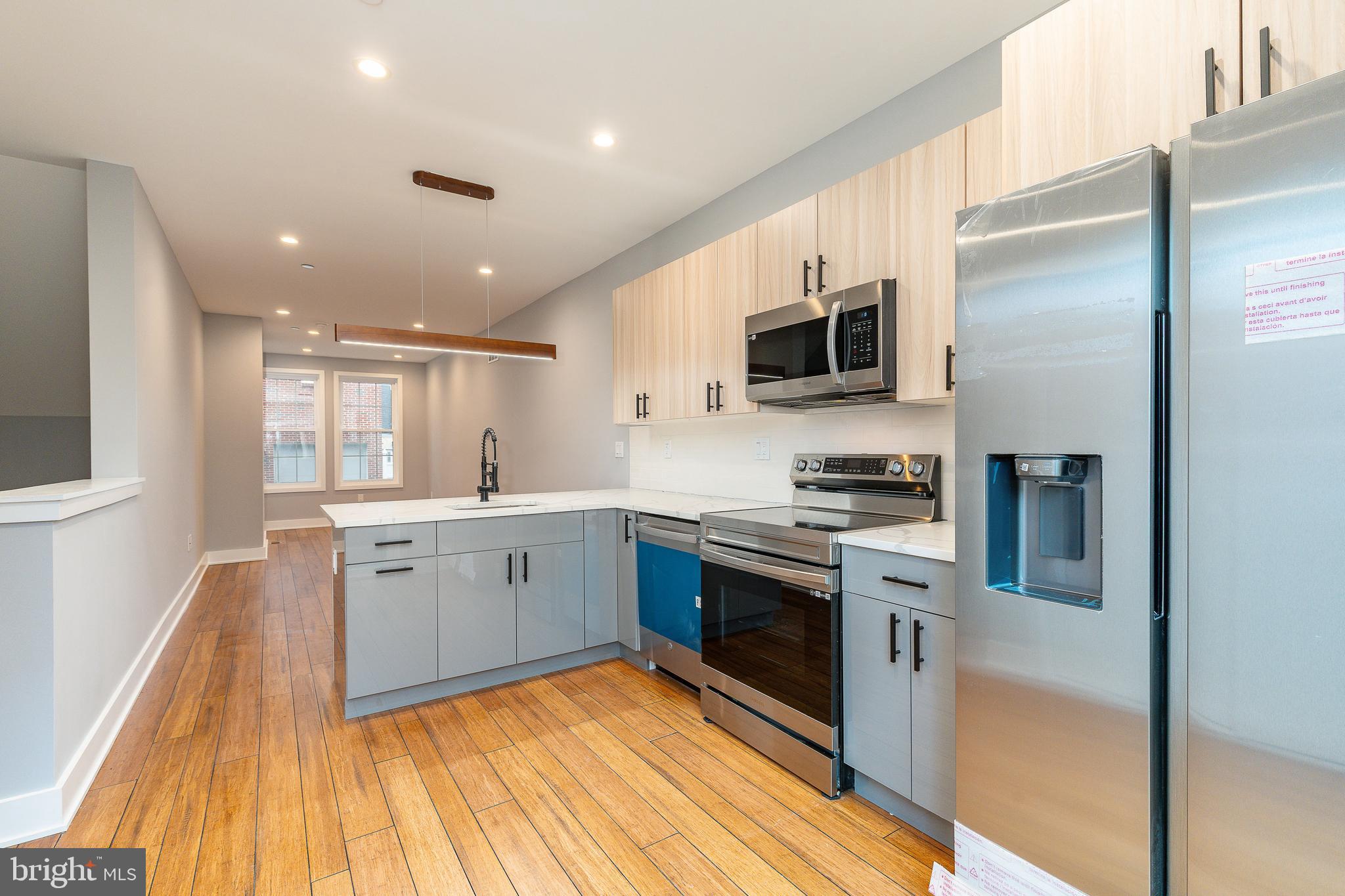 2821 LIVINGSTON STREET 1