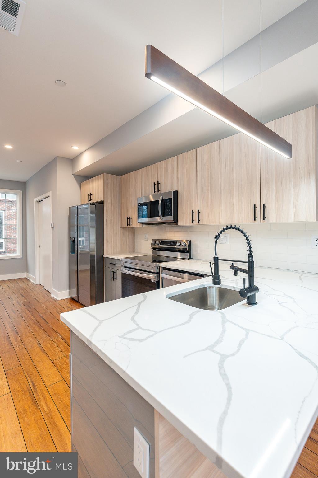 2821 LIVINGSTON STREET 2