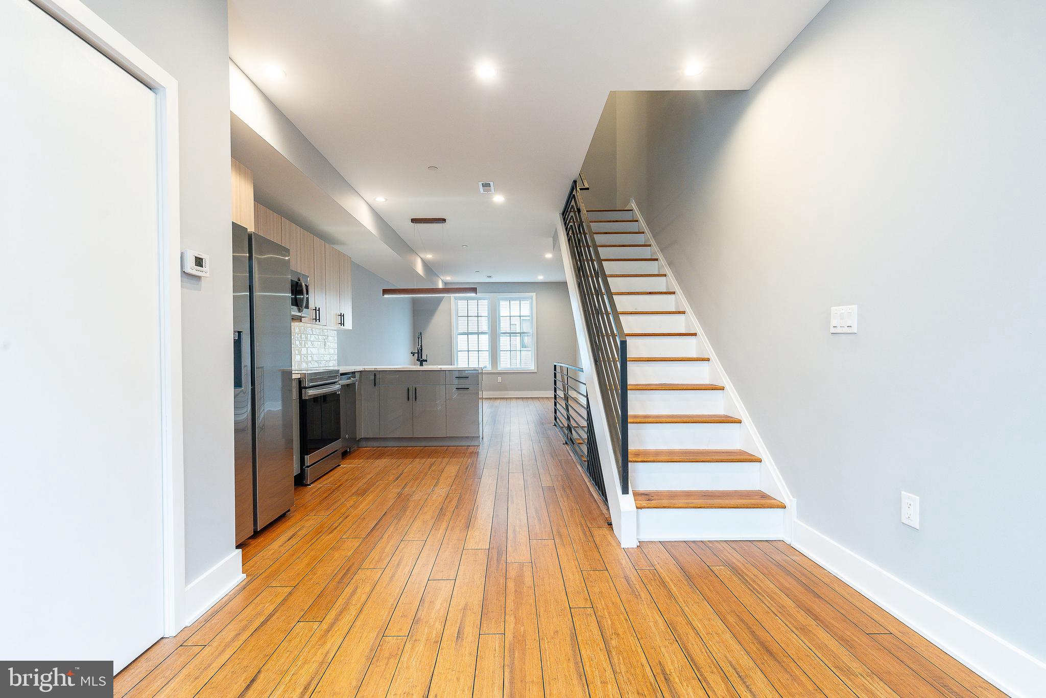 2821 LIVINGSTON STREET 2