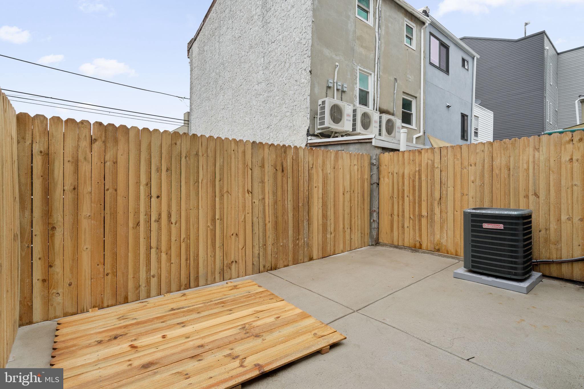 1530 N LAWRENCE STREET