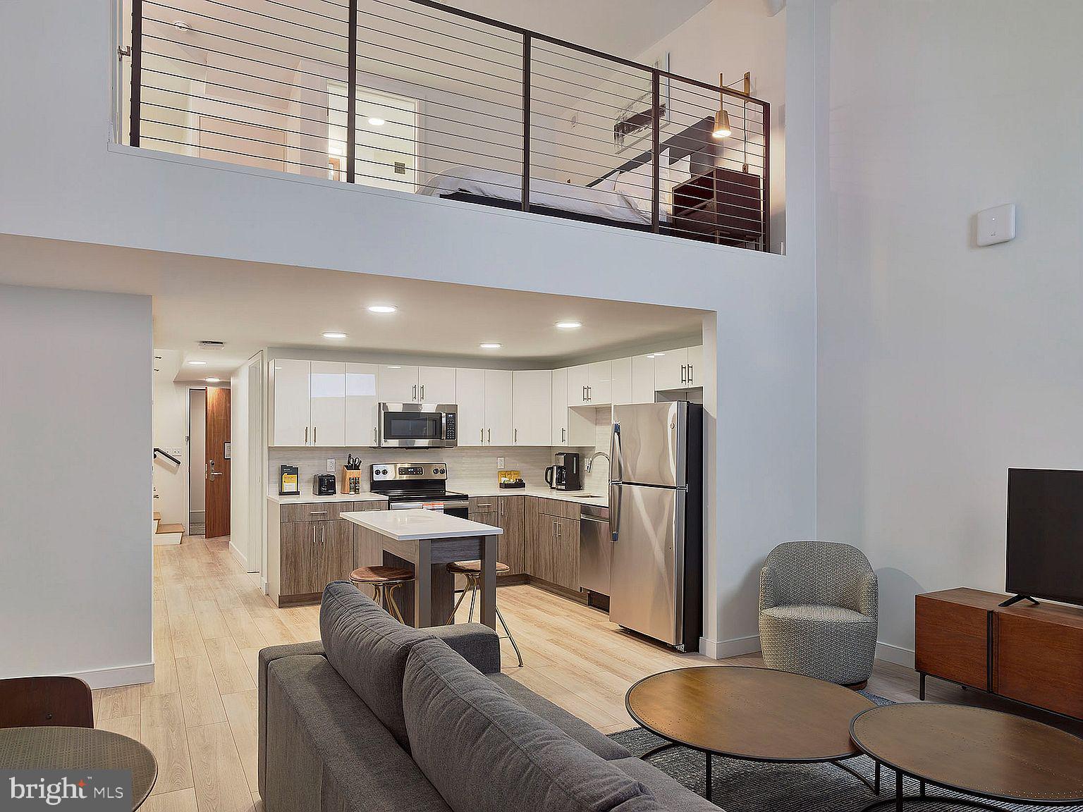 130 S JUNIPER STREET 513