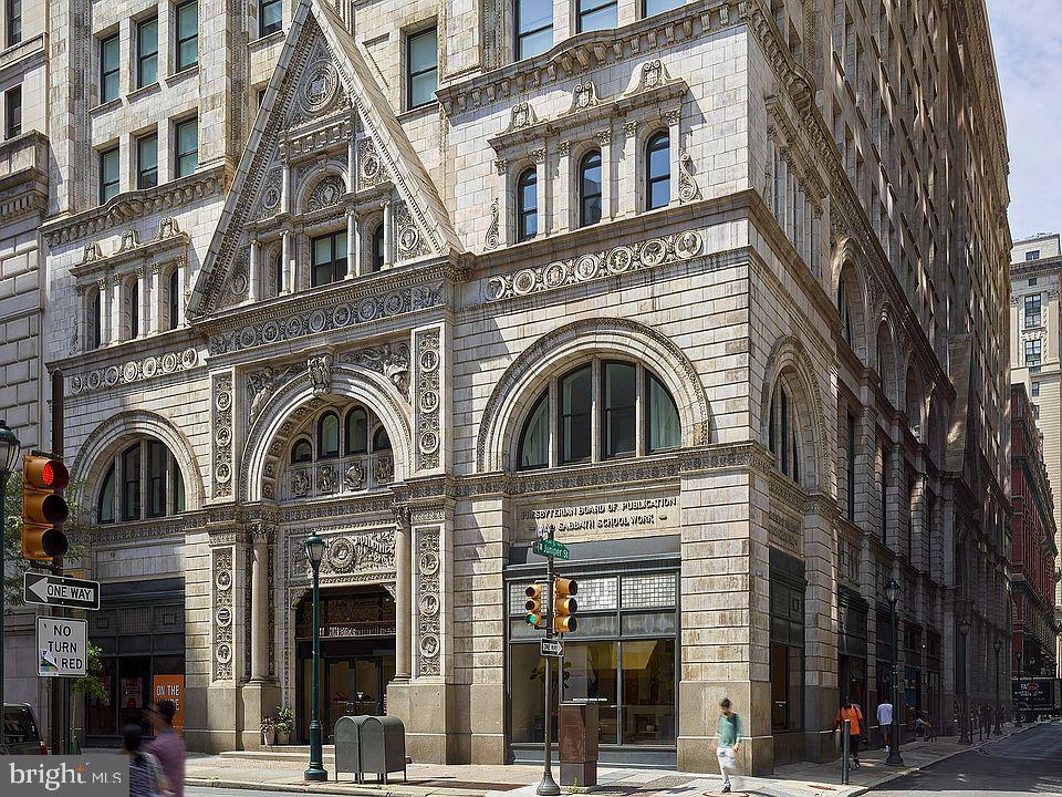 130 S JUNIPER STREET 608