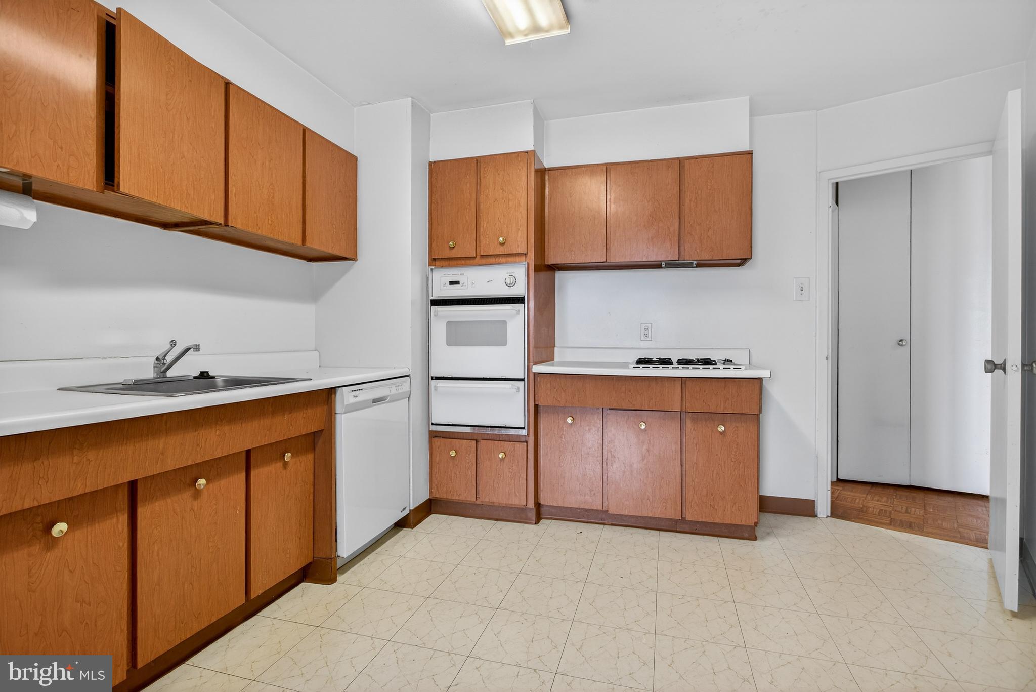 2401 PENNSYLVANIA AVENUE 00 10B22