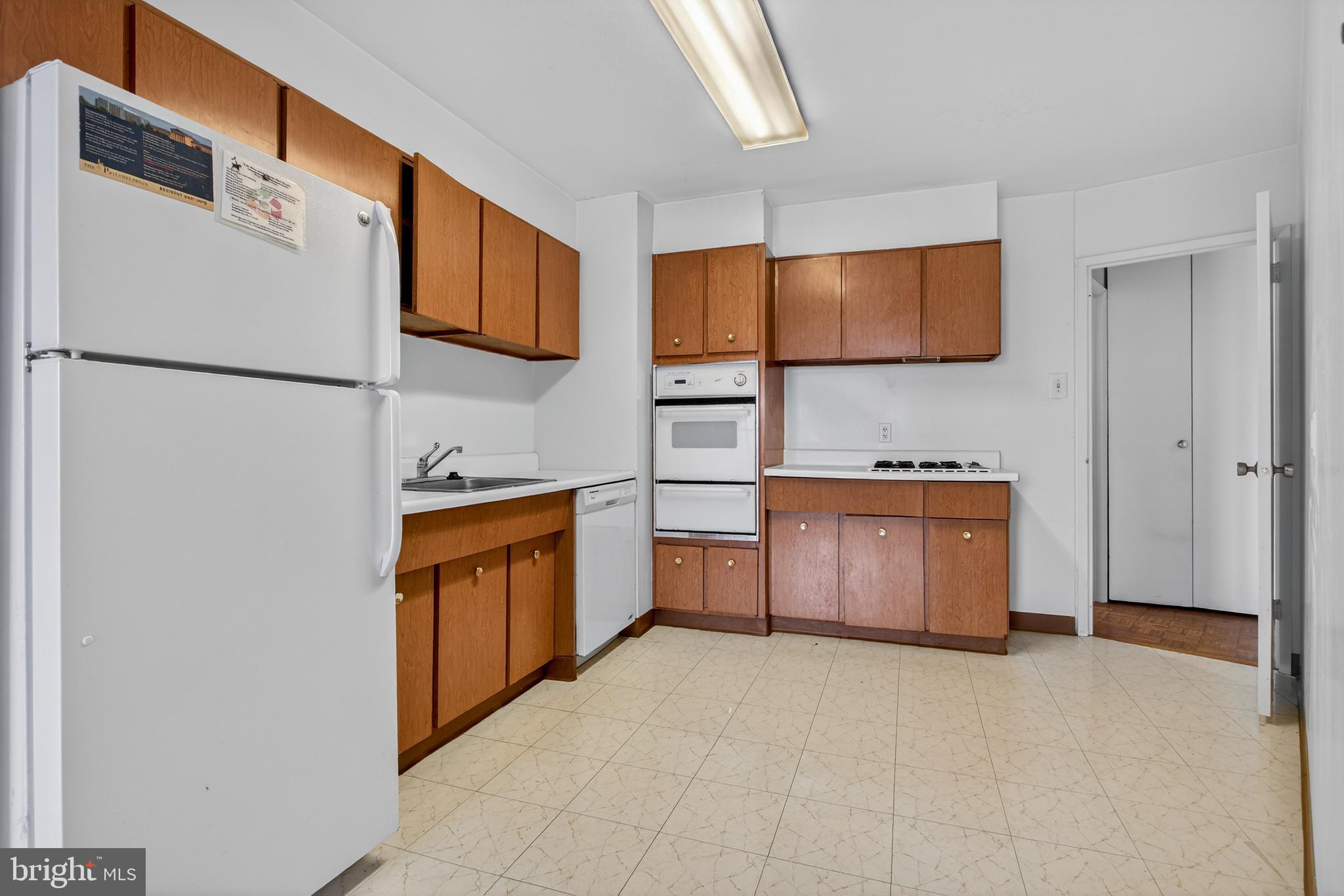 2401 PENNSYLVANIA AVENUE 00 10B22
