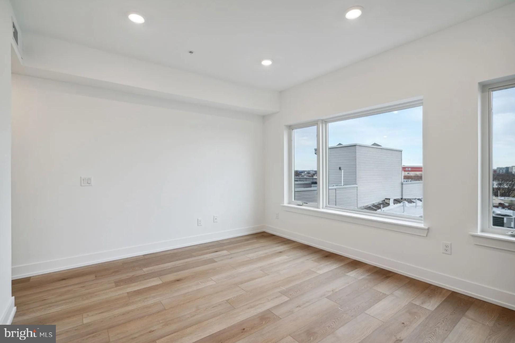 901 LELAND 1B-309