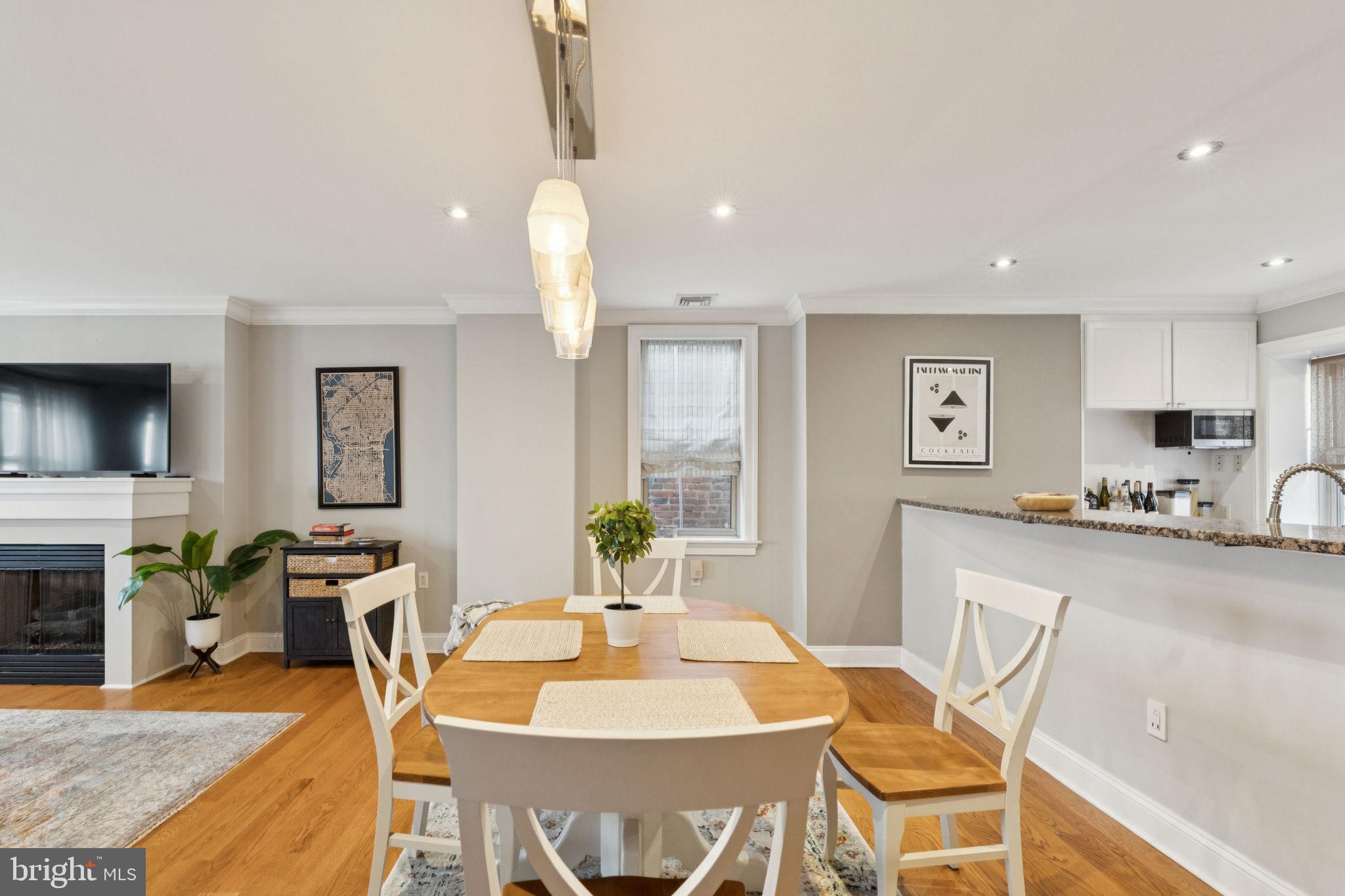 1615 SPRUCE STREET 1617 400