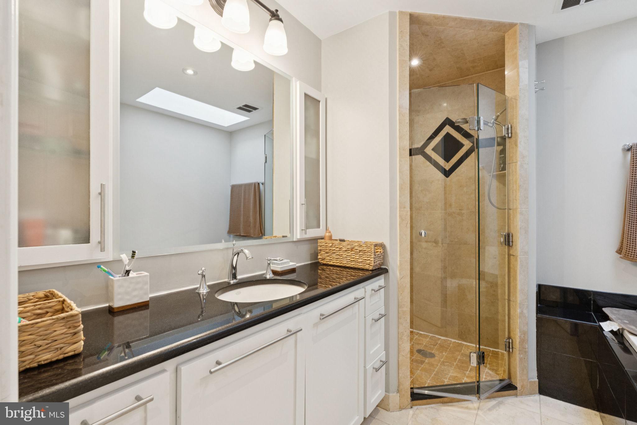 1615 SPRUCE STREET 1617 400